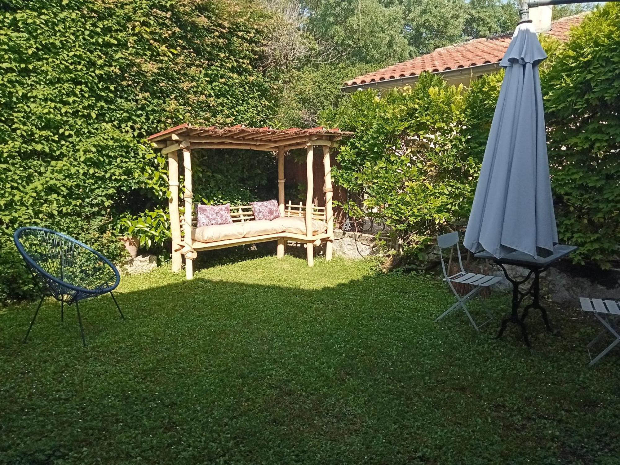 Maison En Pierre Restauree Avec Jardin Auch Esterno foto